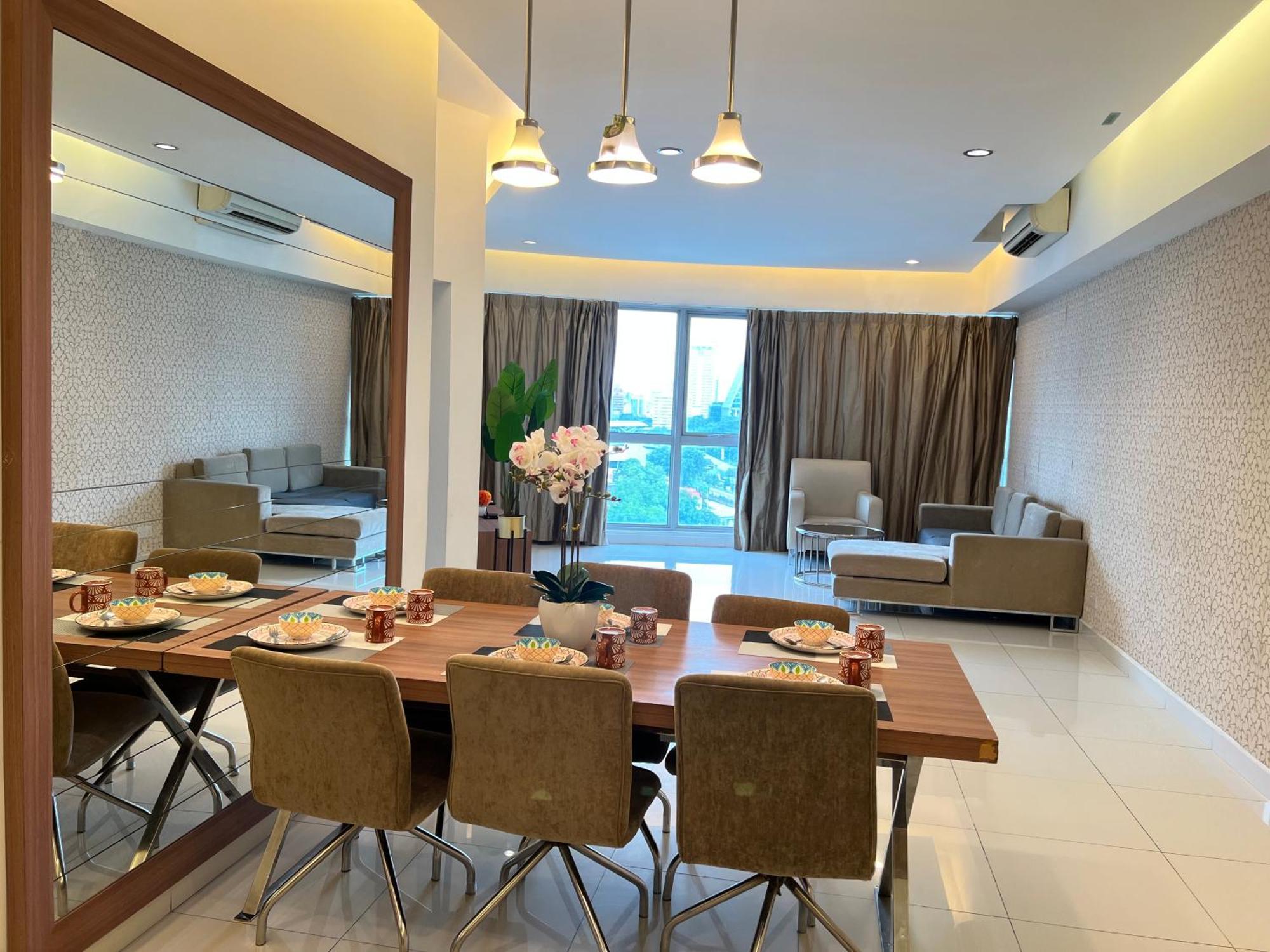 Luxury Regalia Suites By Adnan Kuala Lumpur Exterior photo