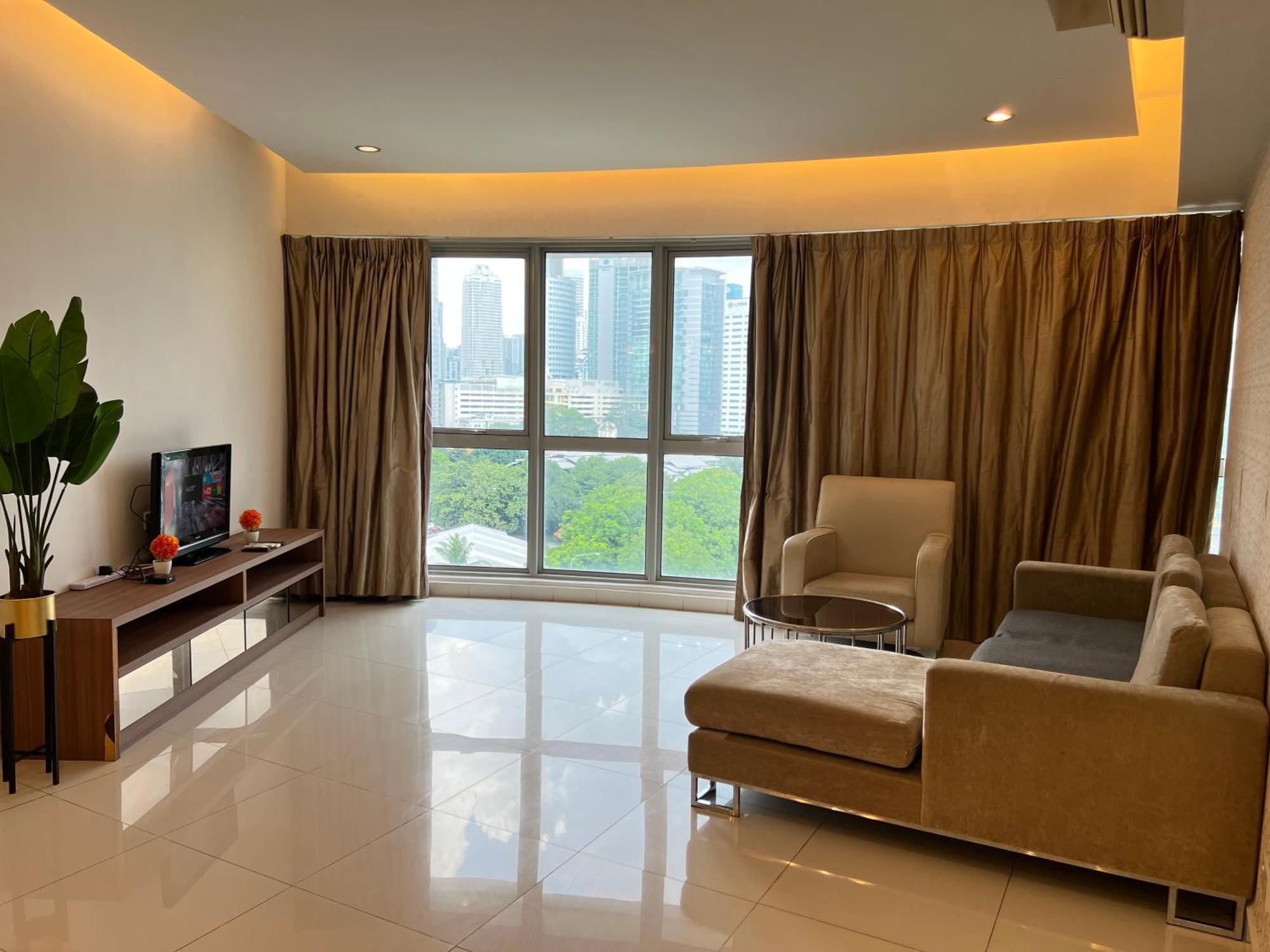 Luxury Regalia Suites By Adnan Kuala Lumpur Exterior photo